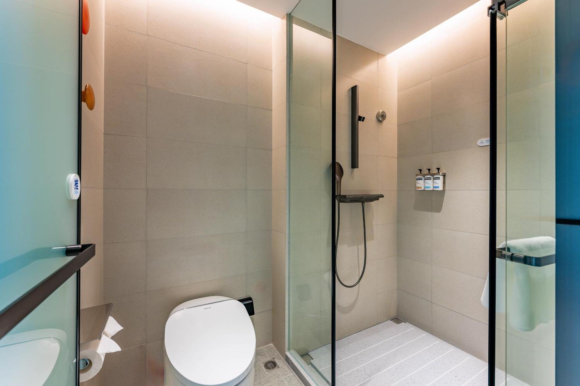 Holiday Inn Express Shanghai Jing'An Temple By Ihg Exterior foto